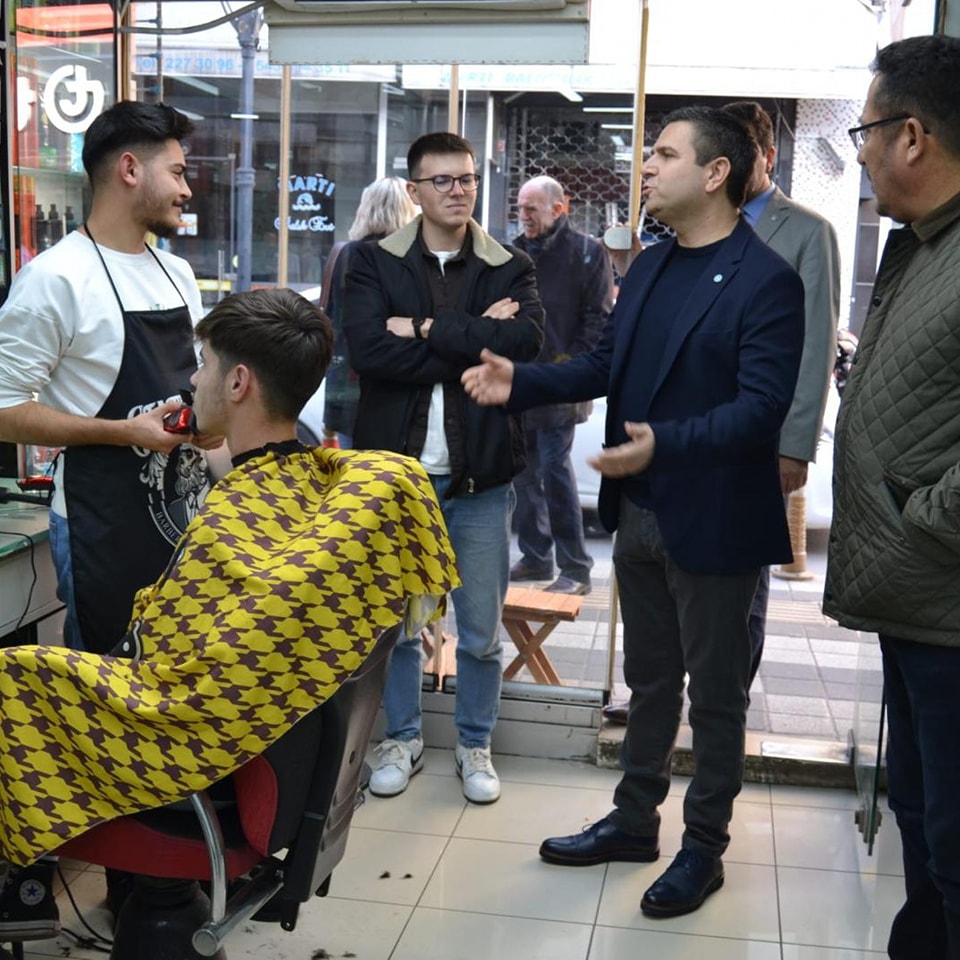 İYİ Parti Bartın Belediye Başkan Adayı Atınç Günal, esnaf ziyaretlerine devam ediyor. Talepleri yerinde dinleyen Günal yaptığı değerlendirmede 'Esnaf bizim can damarımız' ifadelerine yer verdi.  