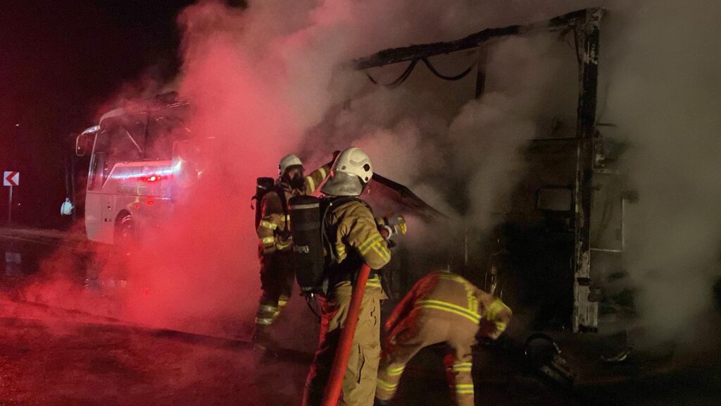 Otobüs cayır cayır yandı!