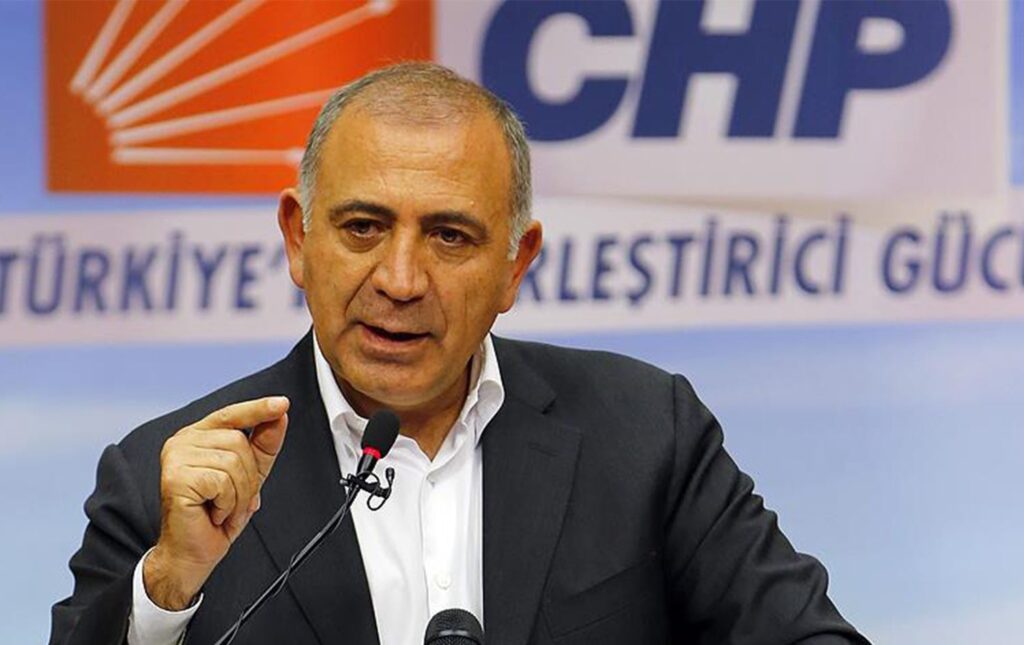 CHP’DE ŞOK İSTİFA!