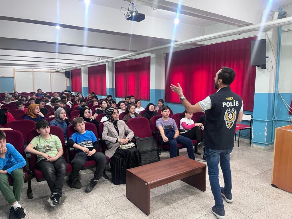 Bartın Emniyet Müdürlüğü’nden Öğrencilere Siber Güvenlik Eğitimi