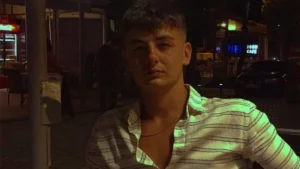 Plajda Silahlı Saldırı: Genç Boksör Göğsünden Vuruldu